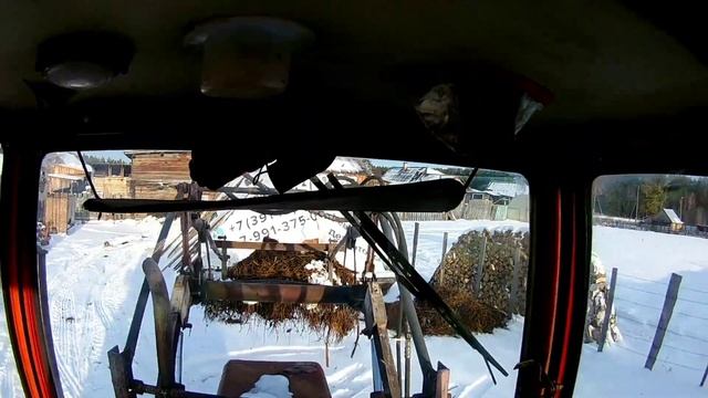 Трактор Т-25 Владимирец ,самодельный погрузчик с вилами. Ответ на вопрос, печка заз, убираю навоз смотреть онлайн