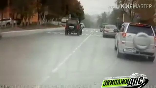 «Психанул»: сумасшедший водитель появился на дорогах города смотреть онлайн