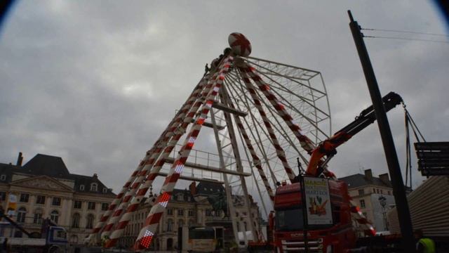 montage de la grande roue Villette marché de noel d'Orléans (timelapse) смотреть онлайн