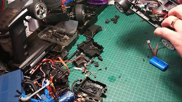 КАК СДЕЛАТЬ МАШИНКУ для ДРИФТА на радиоуправлении rc из обычной игрушки смотреть онлайн