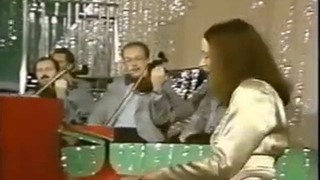 В горнице моей светло..Гинтаре Яутакайте.Музыка А. Морозов, стихи Н.Рубцов смотреть онлайн