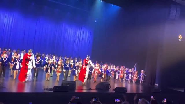 Hovik studio армянские танцы смотреть онлайн