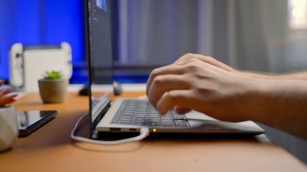 ASUS Zenbook S13 OLED 2023 - Обзор с процессором Intel 13-го поколения Core i7