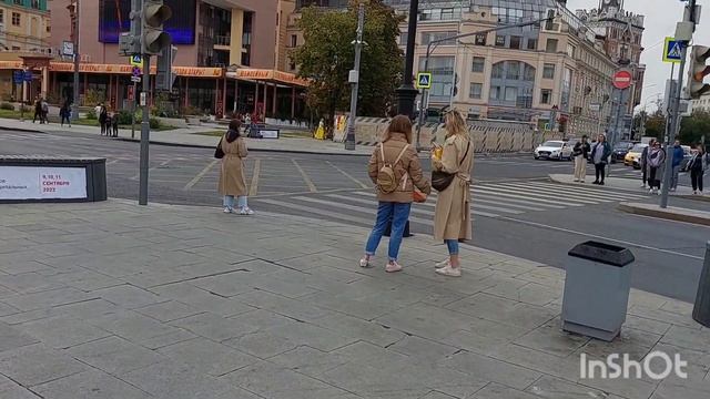16.10.2022/Бульвары Москвы/прогулка/встретили актрису#москва#бульвары# смотреть онлайн