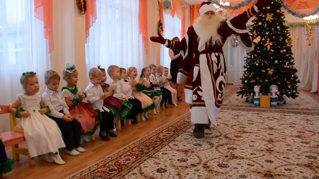 Танец Деда Мороза смотреть онлайн