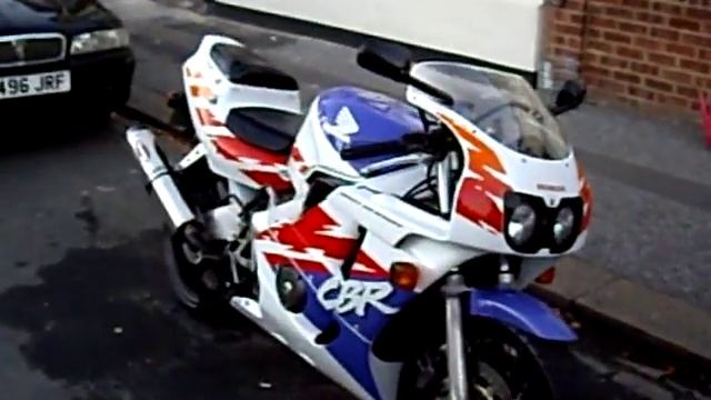Honda CBR 400 nc29 смотреть онлайн