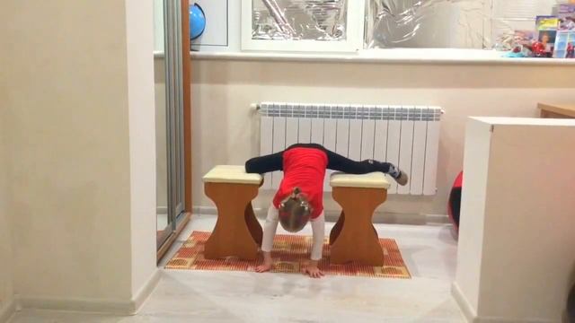 Гимнастика. шпагат и мостик. Ариана клаб Ariana club. смотреть онлайн