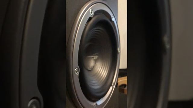 JBL E30 EXTREME BASS TEST and EXTREME flexing смотреть онлайн