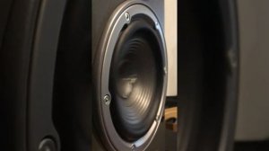 JBL E30 EXTREME BASS TEST and EXTREME flexing