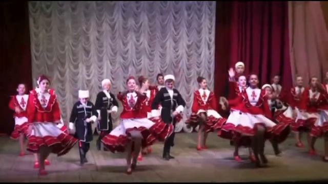 Народный хореографический ансамбль "Фантазеры" - "Ехал казак с Дону" смотреть онлайн