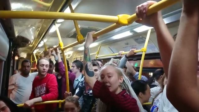 4 утра, автобус Н1,после празднования победы сборной 20 июня смотреть онлайн