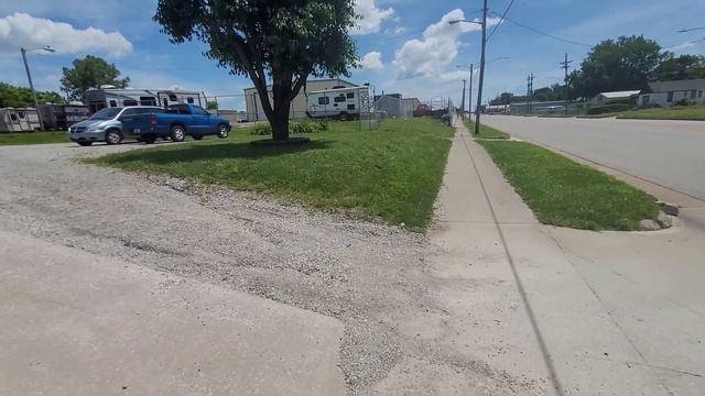 Как живут простые американцы?) Маленький городок в США #сша #америка #работавсша смотреть онлайн