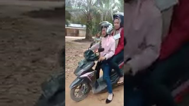 Rental Motor Mabur Jogja смотреть онлайн