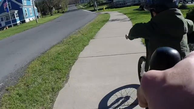 Ben on his Specialized Hotrock 16 смотреть онлайн