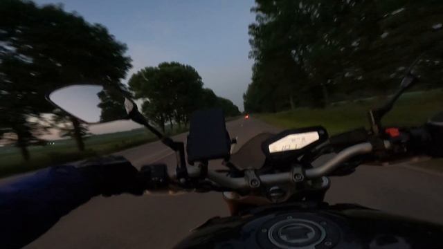 Скажи, а ты не боишься разбиться насмерть? | Miyagi & Andy Panda - Не Жалея | Yamaha MT09 смотреть онлайн