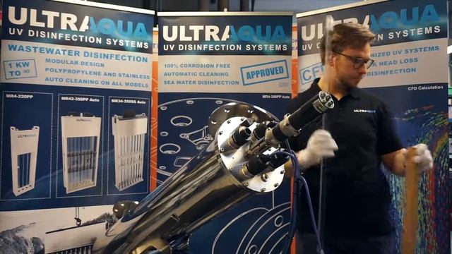 ULTRAAQUA Maintenance - How to replace a ULTRATHERM™ UV Lamp смотреть онлайн