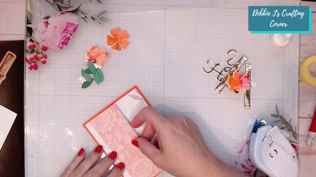 Spellbinders Primrose Heart Facade Card смотреть онлайн
