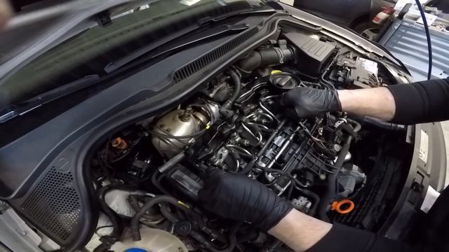 KFZ Technik - Substituição dos 4 injetores VW Polo 1.6tdi 2010. смотреть онлайн