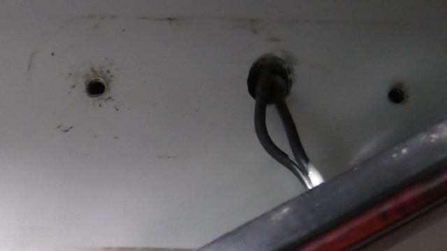 Газель NEXT. Попытка замены заднего светодиодного фонаря. Неисправность найдена и устранена. смотреть онлайн