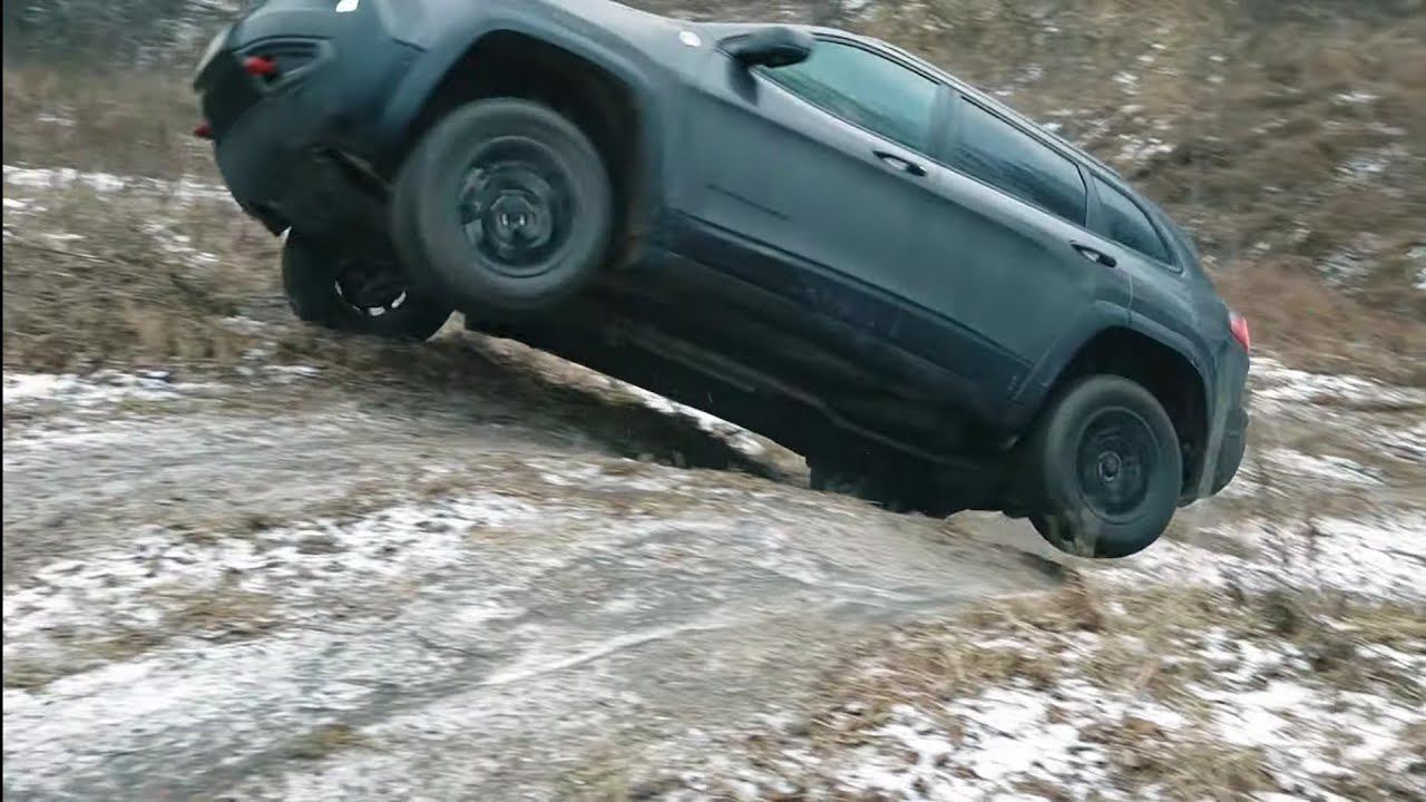 Безумие в карьере! Skoda Octavia, Kodiaq, BMW X3, Nissan X-trail, Jeep Cherokee Trailhawk, Нива, УАЗ смотреть онлайн