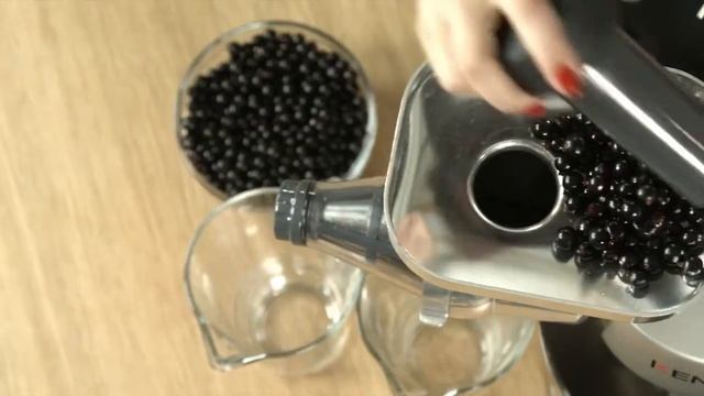 Насадка пресс для ягод Kenwood AT644 смотреть онлайн