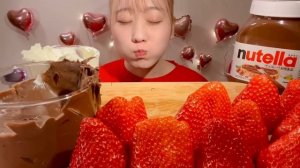 ASMR Strawberry and Nutella【Mukbang/ Eating Sounds】【English subtitles】