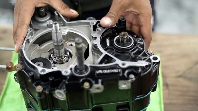 Motorcycle Engine Rebuild : ASMR Style : 100 CC смотреть онлайн