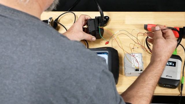 M821 MERCEDES BENZ ALL KEYS LOST COMMUNICATION ADAPTER!!