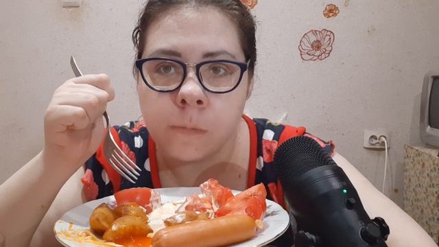 Мукбанг жареники/Вношу ясность, я не религиозная/Глотатели верблюда меня учат отцеживать комара смотреть онлайн