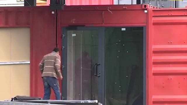 Торговый центр из контейнеров строят в Днепре