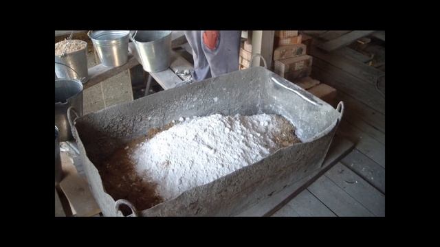 Утепление потолка. Смесью опилок и извести. смотреть онлайн