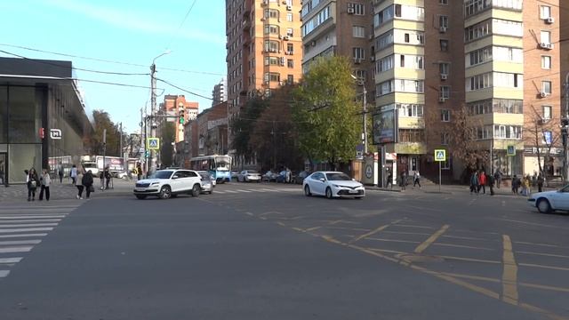 Ростовский 078 -й от Мясокомбината к Ц.Рынку и в Парк...01.11.23г смотреть онлайн