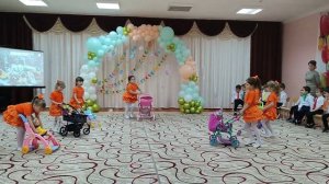 Танец с колясками "Ляля", средняя группа "Ромашка", 8 марта 2023