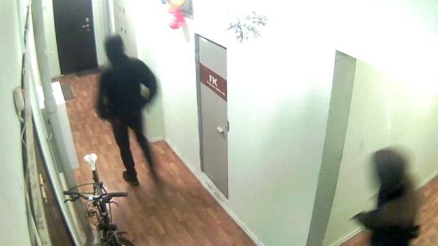 КРАЖА| Кто украл пожарные рукава в подъезде? смотреть онлайн