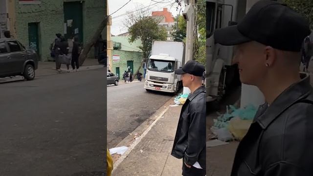 Мы в Бразилии! Показываем изнанку жизни в Сан-Паулу с местным гидом смотреть онлайн