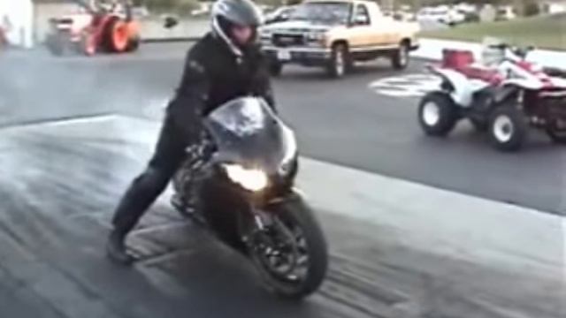 2008 cbr 1000rr Firblade Drag racing vs. смотреть онлайн