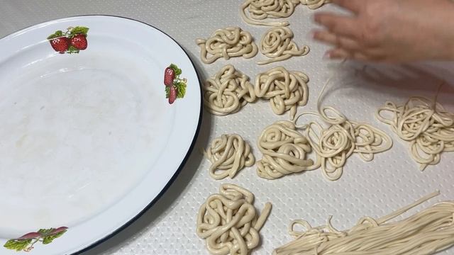 Идельное тесто для лагмана. Лапша для лагмана. Лағманның қамыры.Очень вкусный лагман.Ең дәмді лағма смотреть онлайн