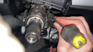 Как открутить срывные болты на Volkswagen Golf 6