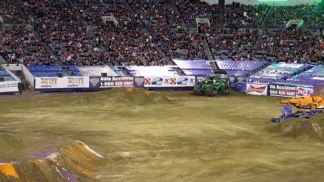 GRAVE DIGGER | MONSTER JAM | FULL FREESTYLE SHOW смотреть онлайн