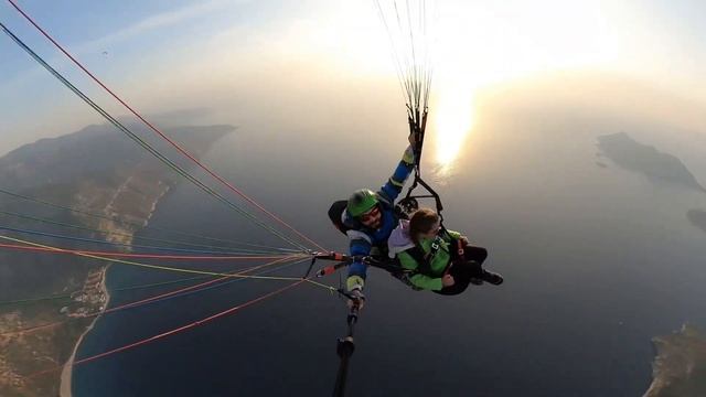 Гора Бабадаг. Полёты на параплане смотреть онлайн