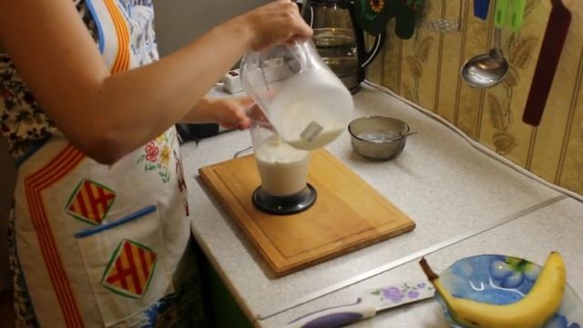 Молочный коктейль с бананом смотреть онлайн
