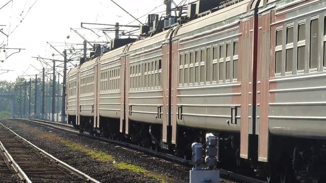 Электропоезд ЭД9Э-0010 сообщением Казань - Волжск смотреть онлайн