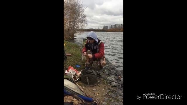 Рыбалка с семьёй в Марьино Москва река смотреть онлайн