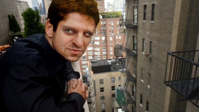 БАЛКОННЫЙ КРИКУН смотреть онлайн