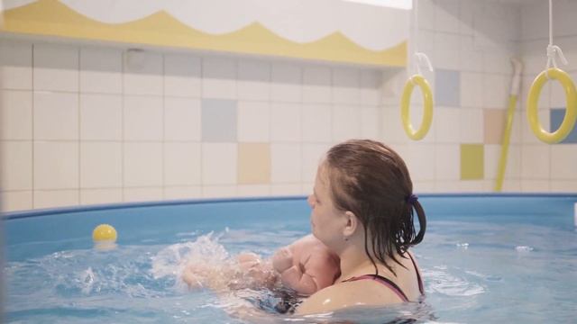 Веселый Пингвин - грудничковое плавание смотреть онлайн