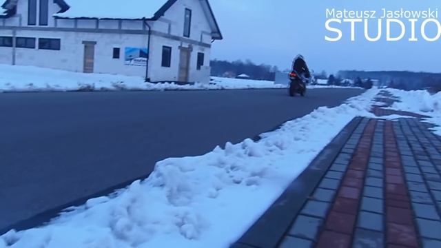 WINTER WHEELIE BY HONDA NSR 125 смотреть онлайн