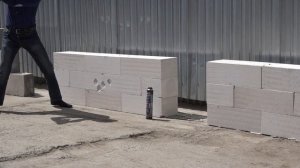 Краш-тест клей-пены для газоблоков разных производителей