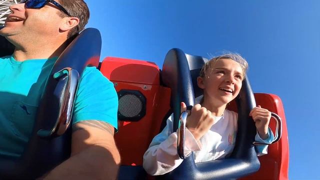 Bella @ Disney California Adventure on Incredicoaster Feb 2020 смотреть онлайн