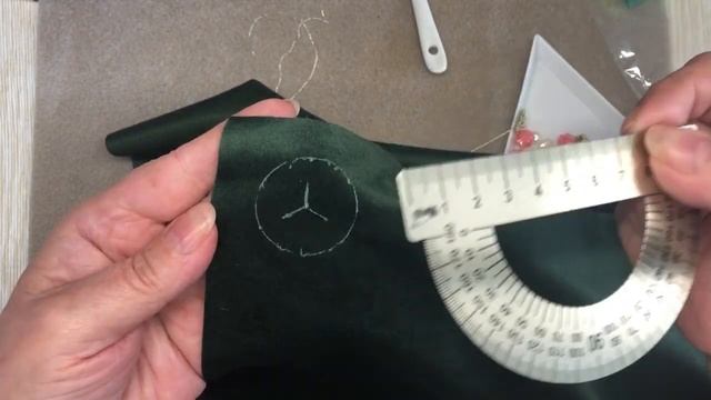 Брошь в ретро стиле (Розы) I Как вышить бисером объёмную брошь Часть 1