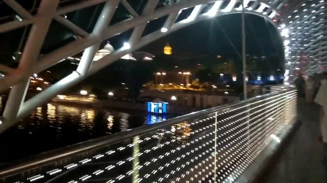 Самый красивый мост. Мост мира в Тбилиси მშვიდობის ხიდი.Peace Bridge Tbilisi смотреть онлайн